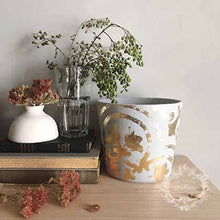Load image into Gallery viewer, A Makers' Studio Gold Leaf A Makers' Studio - 6'' x 6'' Imitation Gold Leaf