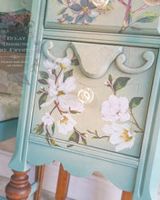 Load image into Gallery viewer, ReDesign with Prima Decor Transfers DECOR TRANSFERS® – WHITE MAGNOLIA – 3 SHEETS, 6″X12″