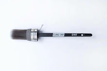 Load image into Gallery viewer, Wise Owl Paint Brushes Oval Medium (O40) Cling On! Paint Brush