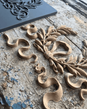 Load image into Gallery viewer, Amy Howard at Home Amy Howard at Home - Decorative Mould - Laurel Wreath -AH1125.2-DM-Laurel Wreath
