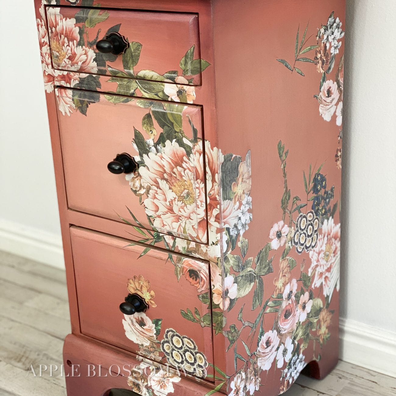 Pressed Flowers - Furniture Transfer - ReDesign with Prima